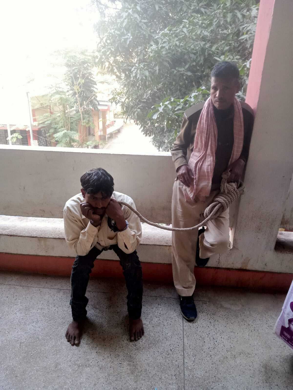 पत्नी की हत्या व प्रेमिका को गोली मारने के आरोपित पति को भेजा गया जेल
