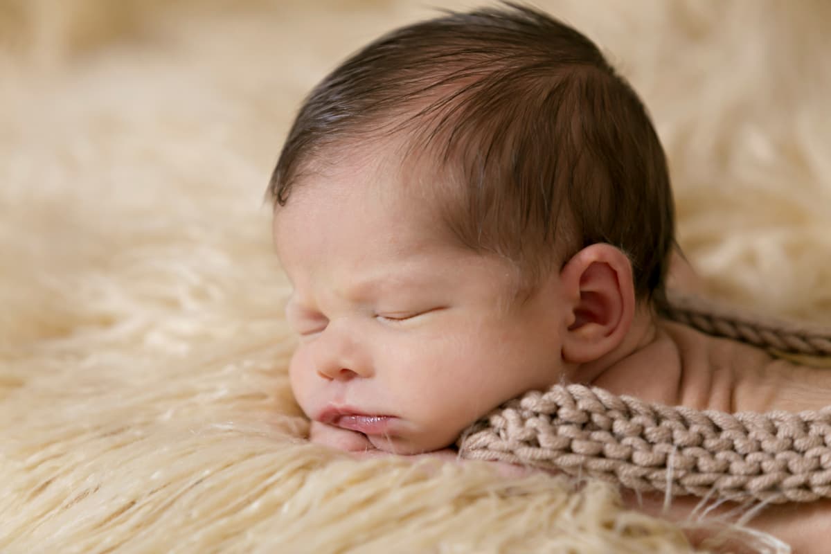 Baby Names: आपकी बेटी के इन नामों को सुनकर सभी के चेहरे पर आएगी मुस्कान, देखें लिस्ट और जानें इनके अर्थ