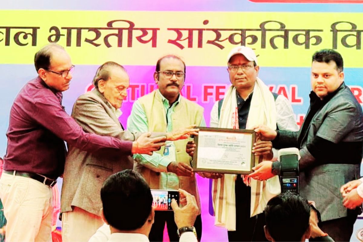 खोरठा साहित्यकार एवं गीतकार विनय तिवारी को ‘बिरसा मुंडा ज्योति सम्मान’