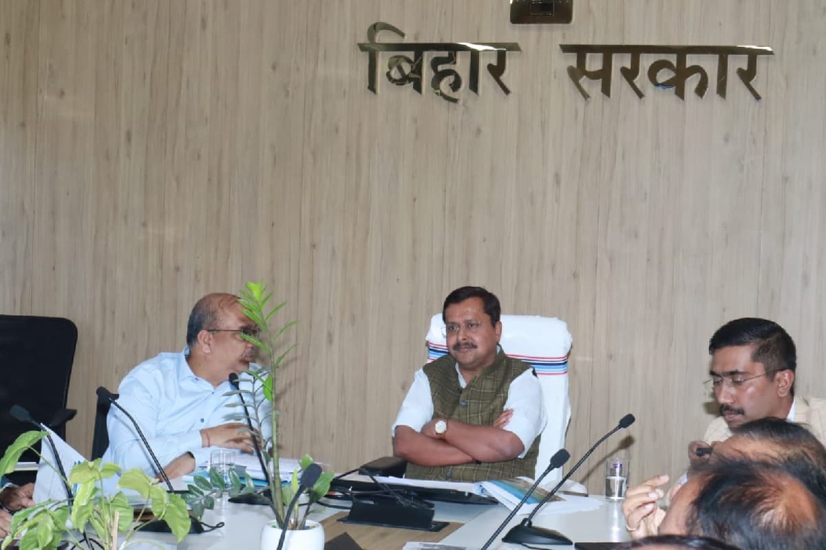 बिहार: पुलों पर भारी वाहनों के ठहराव पर लगेगा प्रतिबंधित, बिहटा में जाम से मुक्ति के लिए सरकार ने लिया यह फैसला बिहार: पुलों पर भारी वाहनों के ठहराव पर लगेगा प्रतिबंधित, बिहटा में जाम से मुक्ति के लिए सरकार ने लिया यह फैसला