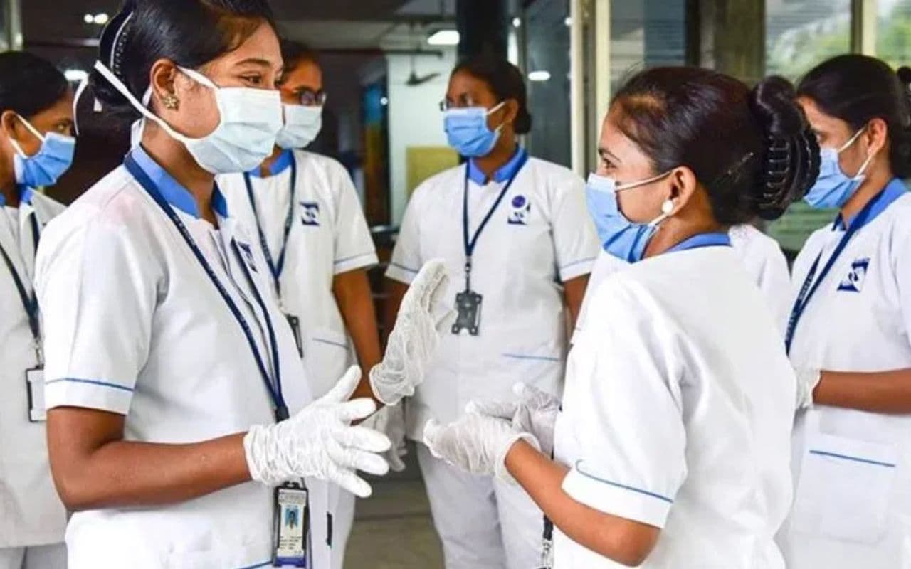 Sarkari Naukri: स्वास्थ्य विभाग में नौकरी पाने के लिए जल्द करें आवेदन, पारा मेडिकल के विभिन्न पदों के लिए इस दिन होगी परीक्षा Sarkari Naukri: स्वास्थ्य विभाग में नौकरी पाने के लिए जल्द करें आवेदन, पारा मेडिकल के विभिन्न पदों के लिए इस दिन होगी परीक्षा