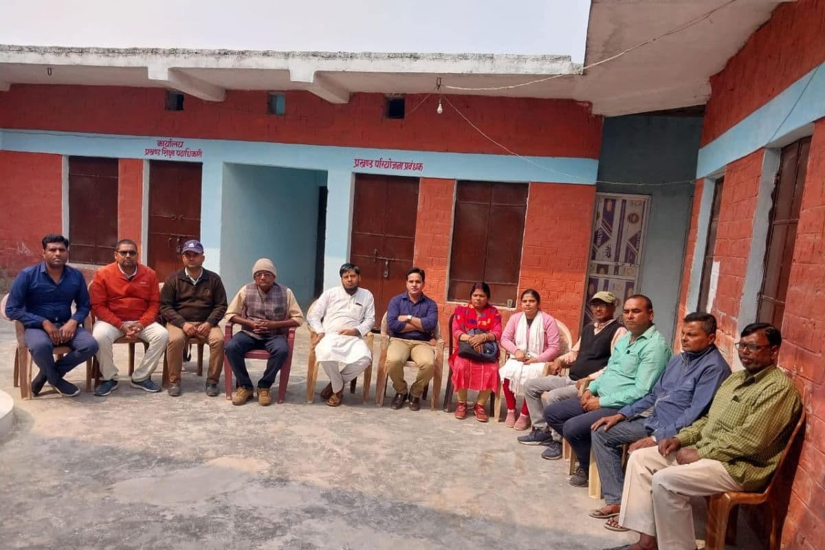 Exclusive: किराये के दो कमरे में 13 वर्षों से पढ़ रहे बच्चे, कोसी के बाढ़ में विस्थापित हुआ था सुपौल का यह विद्यालय Exclusive: किराये के दो कमरे में 13 वर्षों से पढ़ रहे बच्चे, कोसी के बाढ़ में विस्थापित हुआ था सुपौल का यह विद्यालय