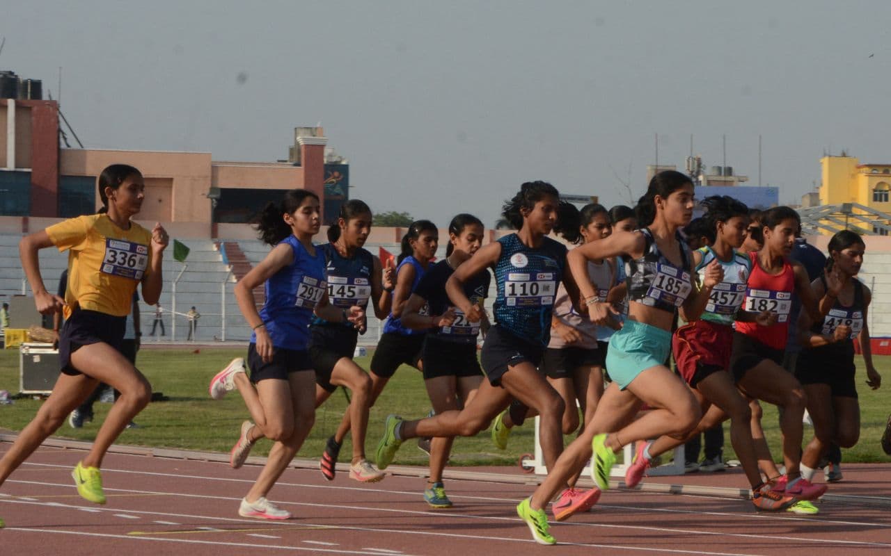 Sports: यूथ एथलेटिक्स में दिखी जोश और रोमांच के बीच कड़ी स्पर्धा, 87 अंक के साथ हरियाणा बना ओवरऑल चैंपियन Sports: यूथ एथलेटिक्स में दिखी जोश और रोमांच के बीच कड़ी स्पर्धा, 87 अंक के साथ हरियाणा बना ओवरऑल चैंपियन