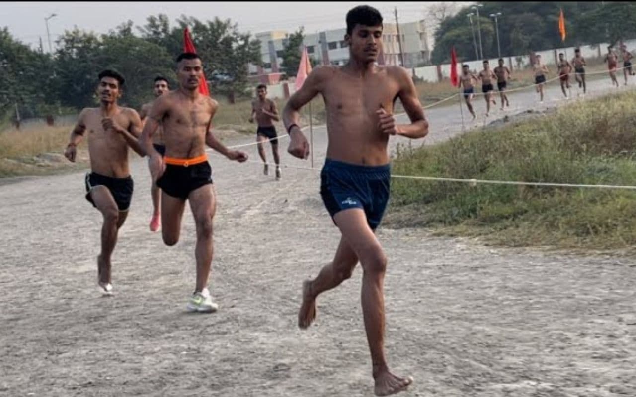 Job: समस्तीपुर में होगी होमगार्ड की बहाली, फिजिकल परीक्षा के लिए ग्राउंड चिह्नित, 12वीं पास अभ्यर्थी करें आवेदन Job: समस्तीपुर में होगी होमगार्ड की बहाली, फिजिकल परीक्षा के लिए ग्राउंड चिह्नित, 12वीं पास अभ्यर्थी करें आवेदन
