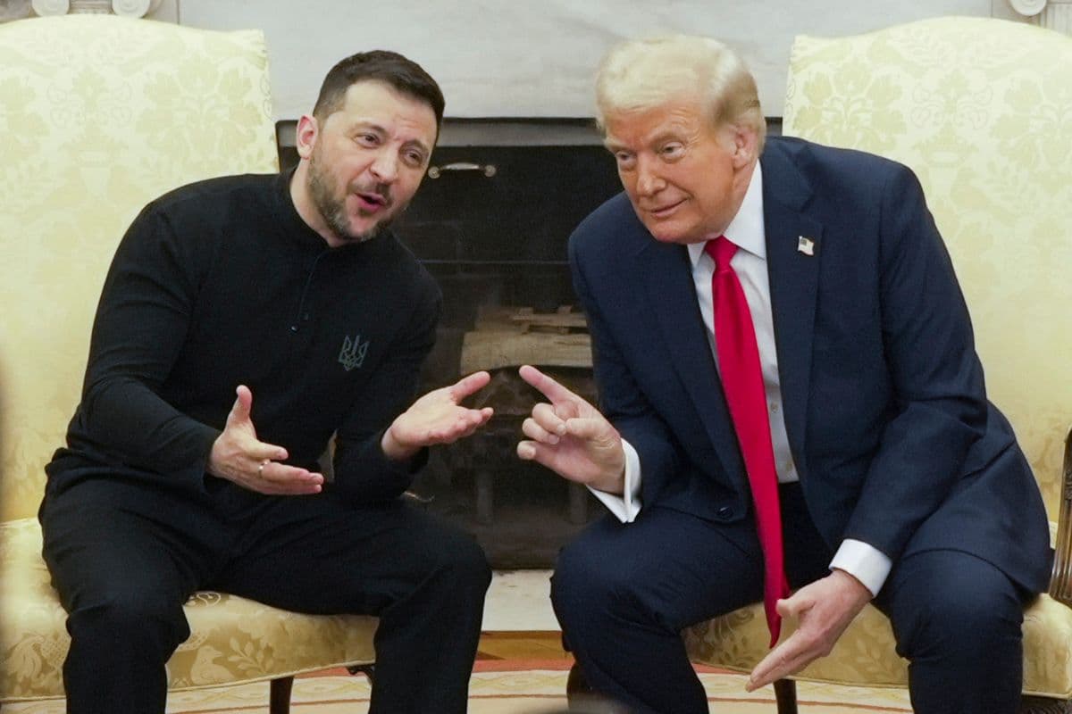 Donald Trump, right, meets with Ukrainian President Volodymyr Zelenskyy