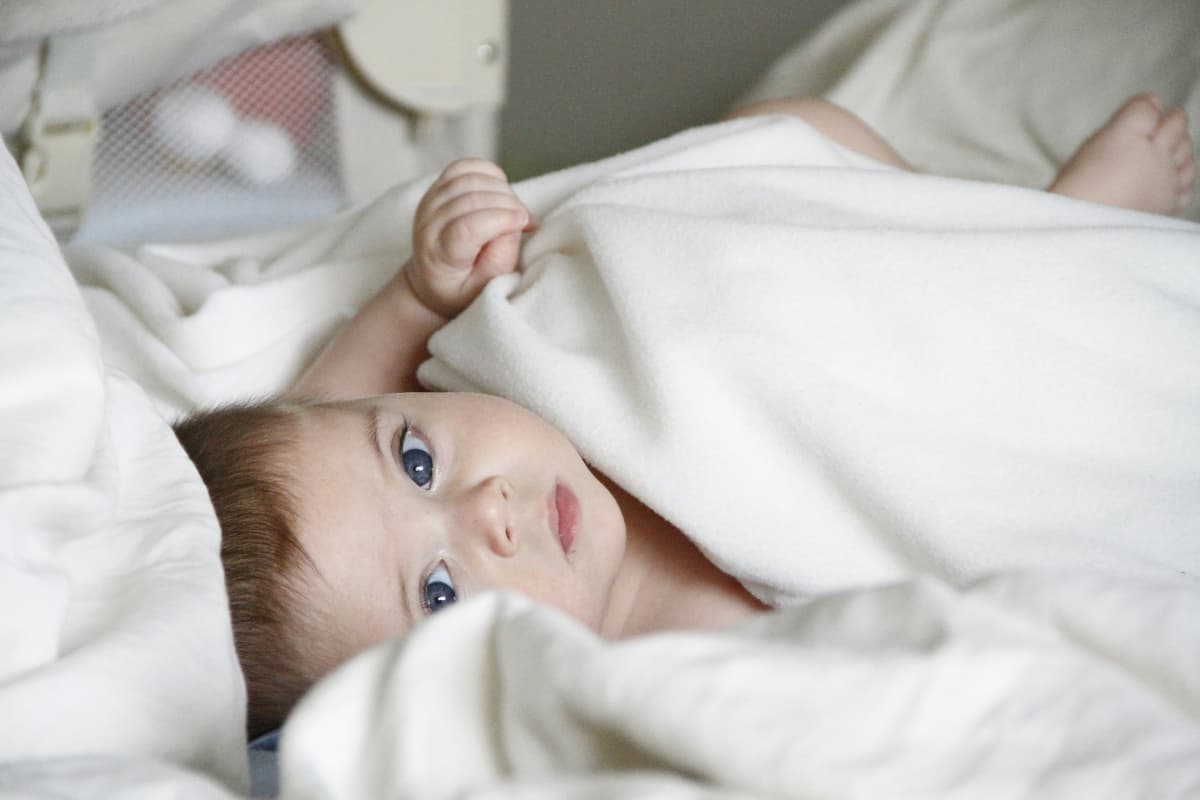 Baby Names: अपनी प्राणों से प्यारी बेटी के लिए यहां से चुन लें एक खूबसूरत सा नाम, साथ ही जाने इनके अर्थ