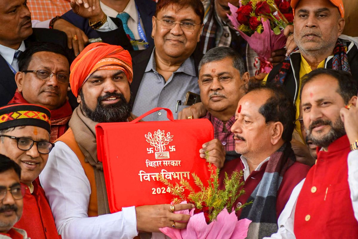Bihar Budget: चुनाव से पहले नीतीश सरकार का बड़ा दांव, बजट में इनके लिए खुलेगा तोहफे का पिटारा!