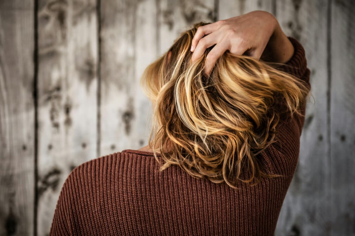 Hair Care Tips: फ्रिजी बालों की वजह से अब आपका लुक नहीं होगा खराब, इन दही हेयर मास्क का करें इस्तेमाल