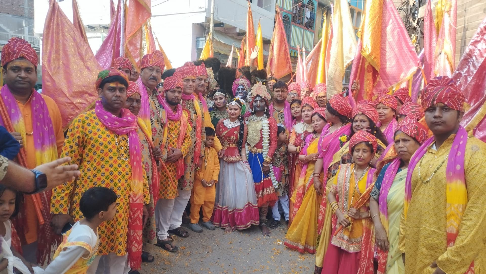 ब्रज के होली गीतों पर नृत्य प्रस्तुत कर कलाकारो ने किया मंत्रमुग्ध