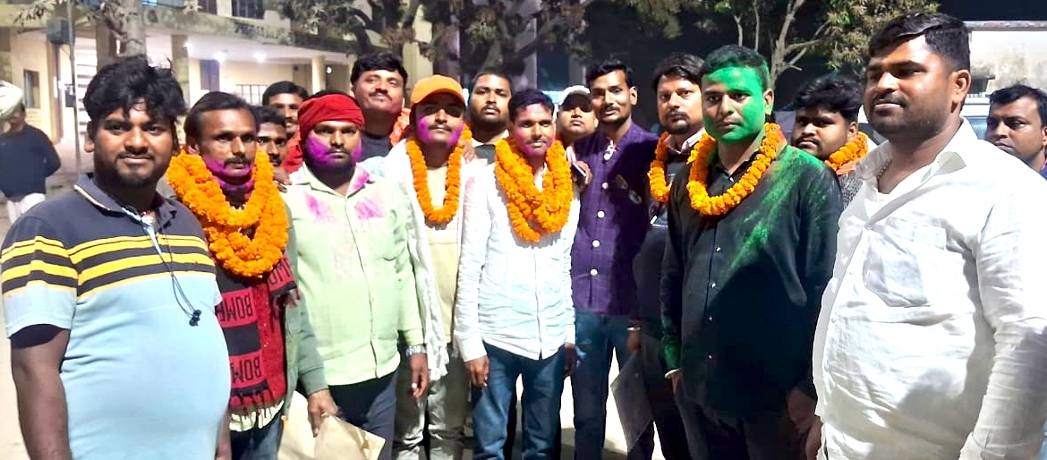 महुआ उत्तरबाड़ी पंचायत के पैक्स अध्यक्ष बने दीपक चौधरी