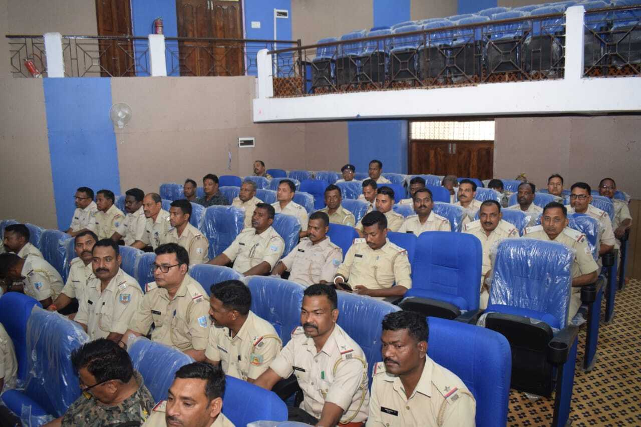 अफवाहों से बचें, फेंक न्यूज का न करे प्रचार-प्रसार, शांतिपूर्वक मनायें होली व रमजान