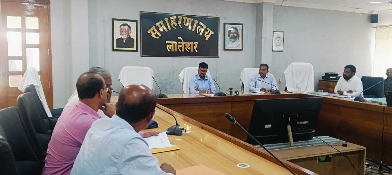 विभिन्न ट्रेडों में खाली पड़े सीटों को भरें: डीसी