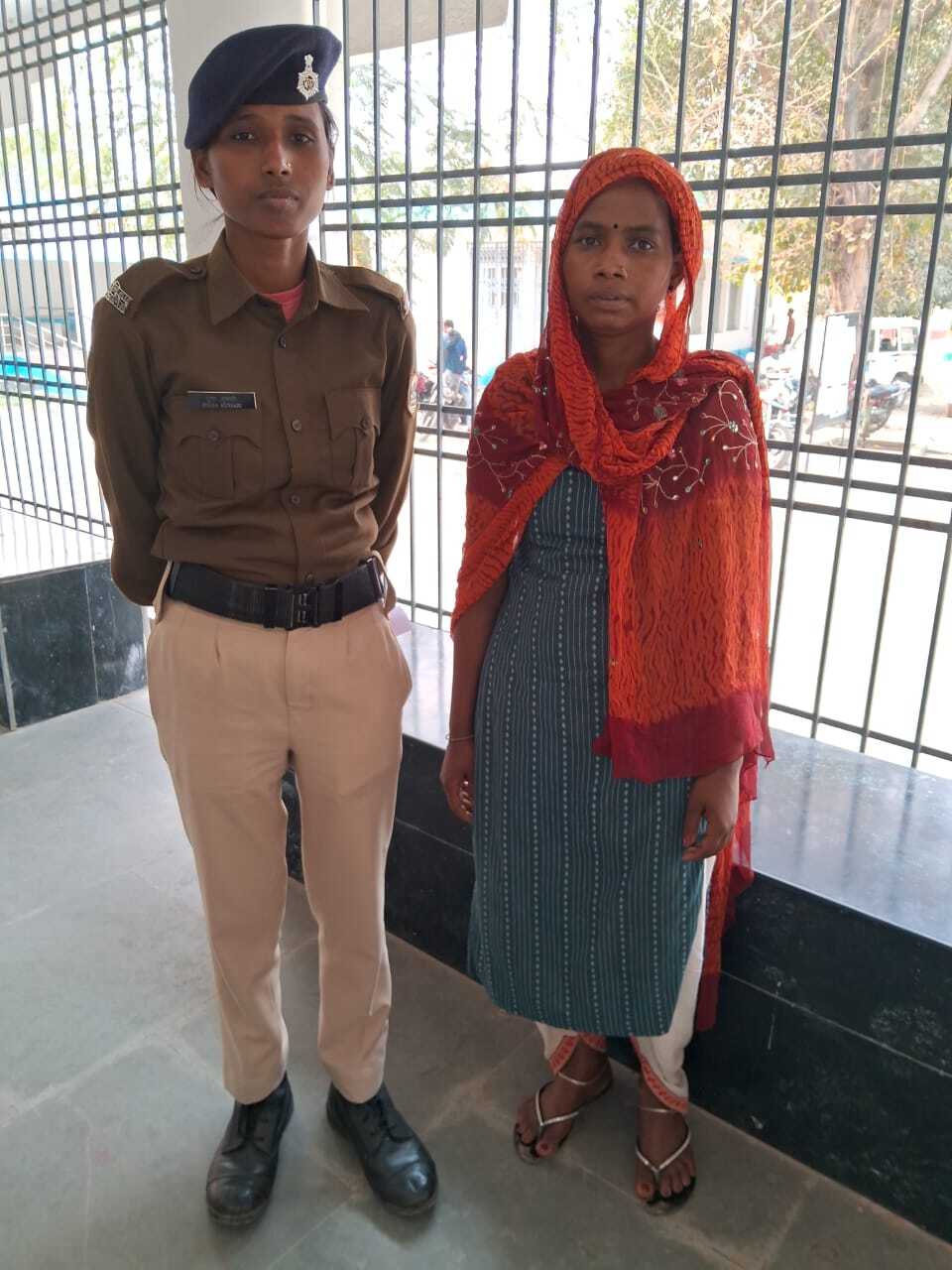 20 लीटर शराब के साथ महिला गिरफ्तार