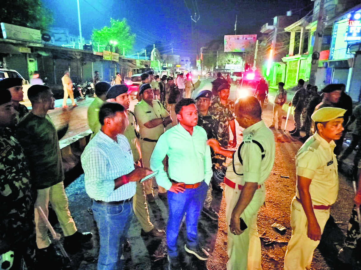 Jehanabad : मटका फोड़ने को लेकर उपजे विवाद में हुई रोड़ेबाजी