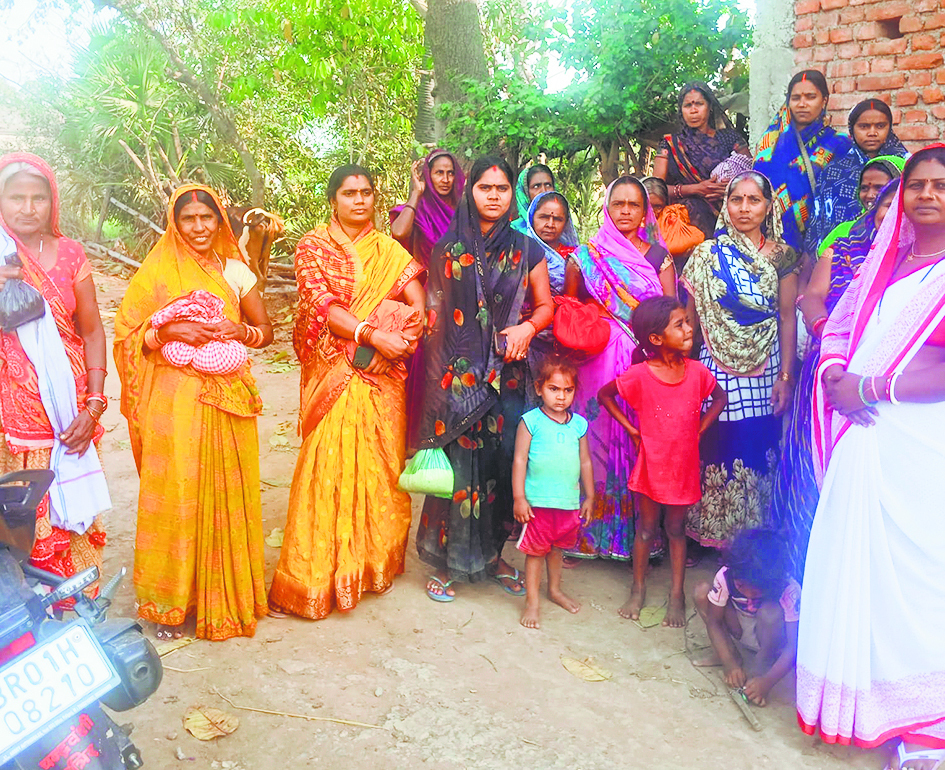 Jehanabad : आंगनबाड़ी केंद्रों पर लाभुकों के बीच टीएचआर का वितरण