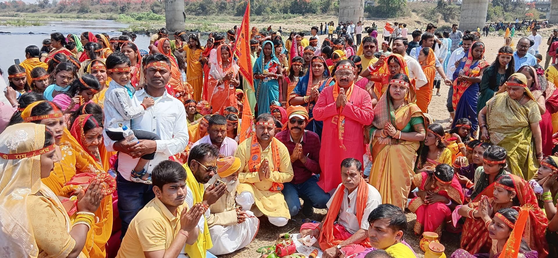 Bokaro News : अंगवाली में महायज्ञ शुरू, निकली कलश यात्रा