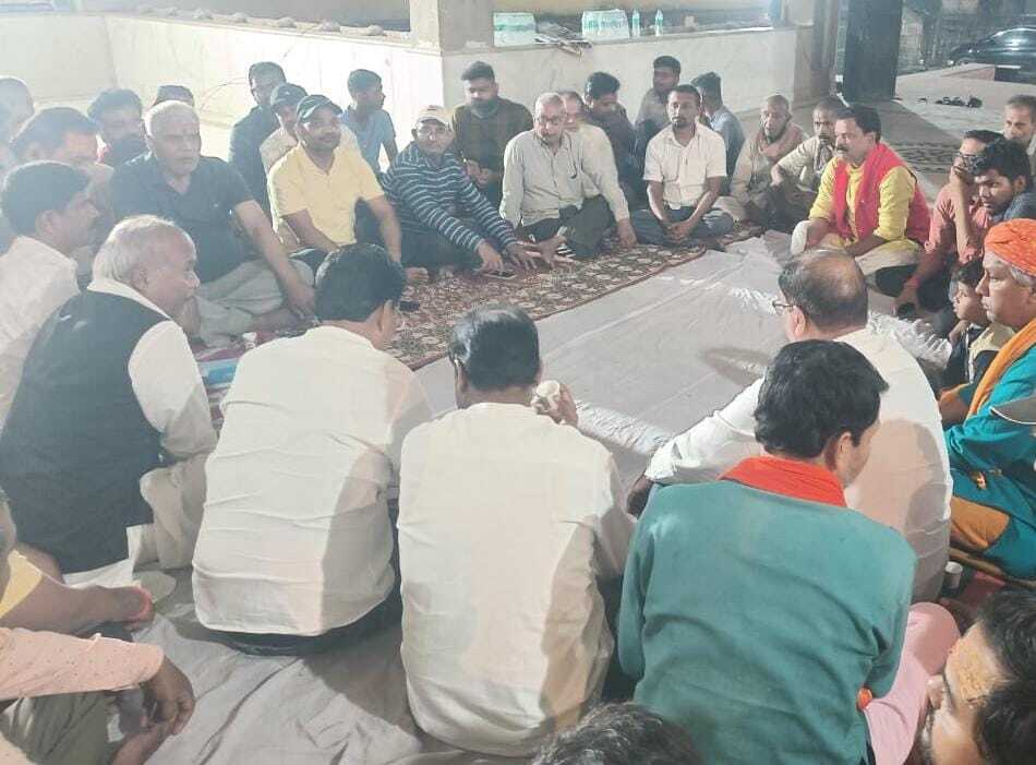 कथा वाचक प्रदीप मिश्रा के आगमन को लेकर हुई बैठक