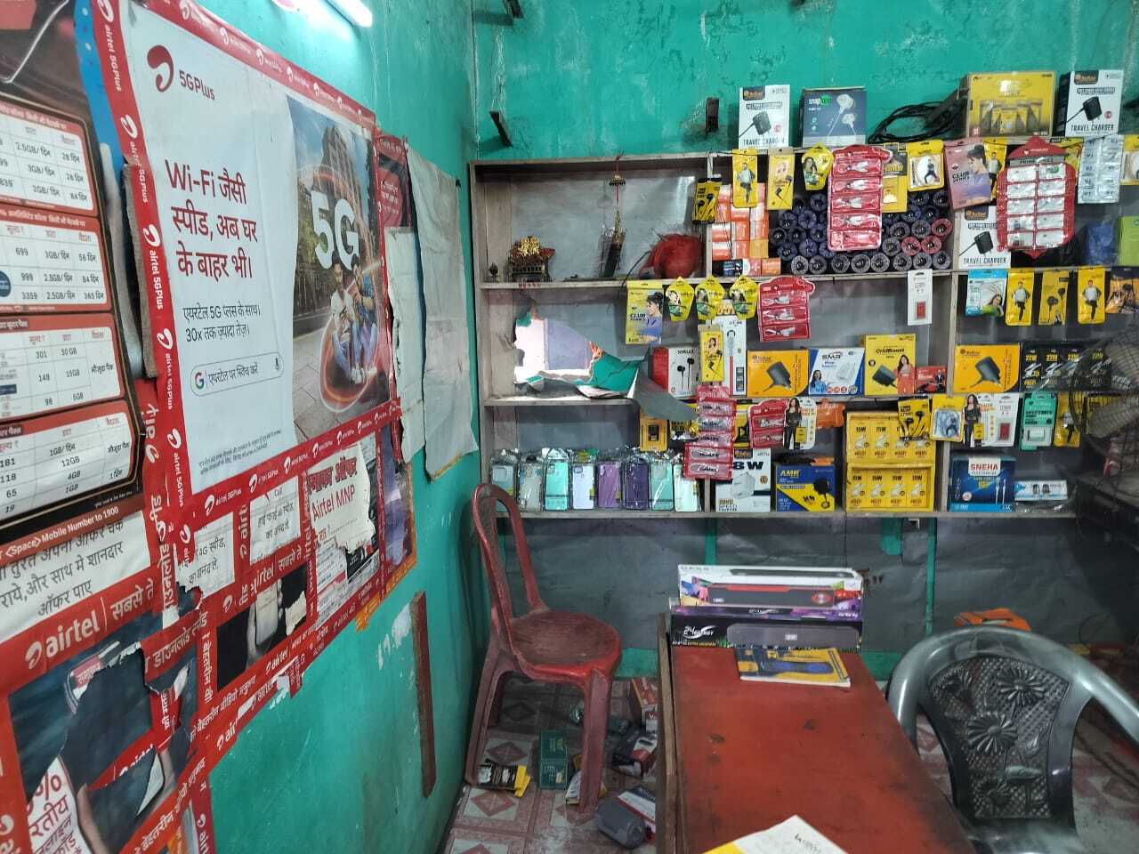 एक ही रात तीन दुकानों में सेंधमारी कर चोरी