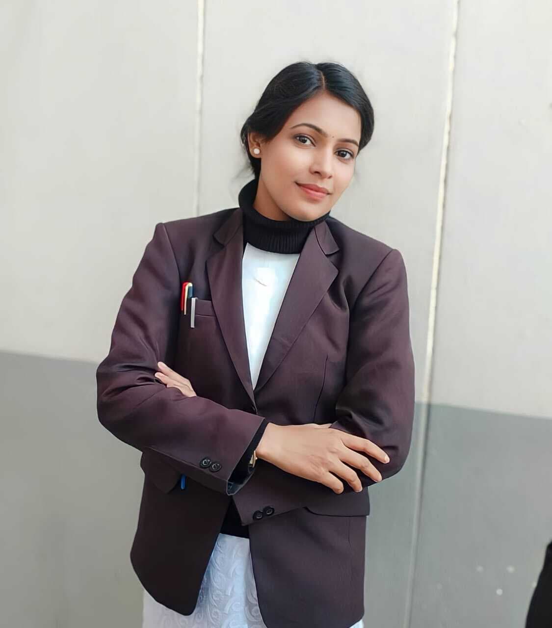 गाड़ी मैकेनिक की बेटी बनीं पहली मुस्लिम महिला अधिवक्ता गाड़ी मैकेनिक की बेटी बनीं पहली मुस्लिम महिला अधिवक्ता