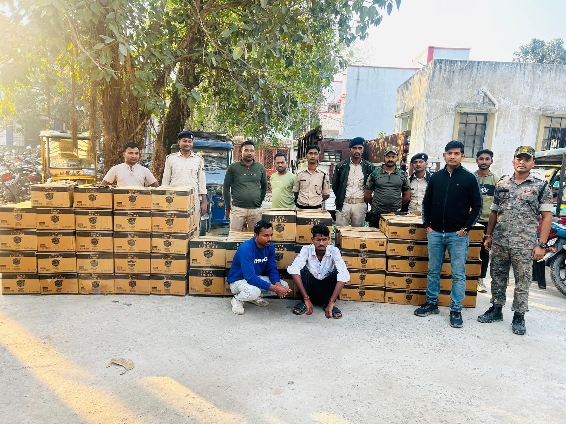862 लीटर शराब के साथ दो तस्कर गिरफ्तार