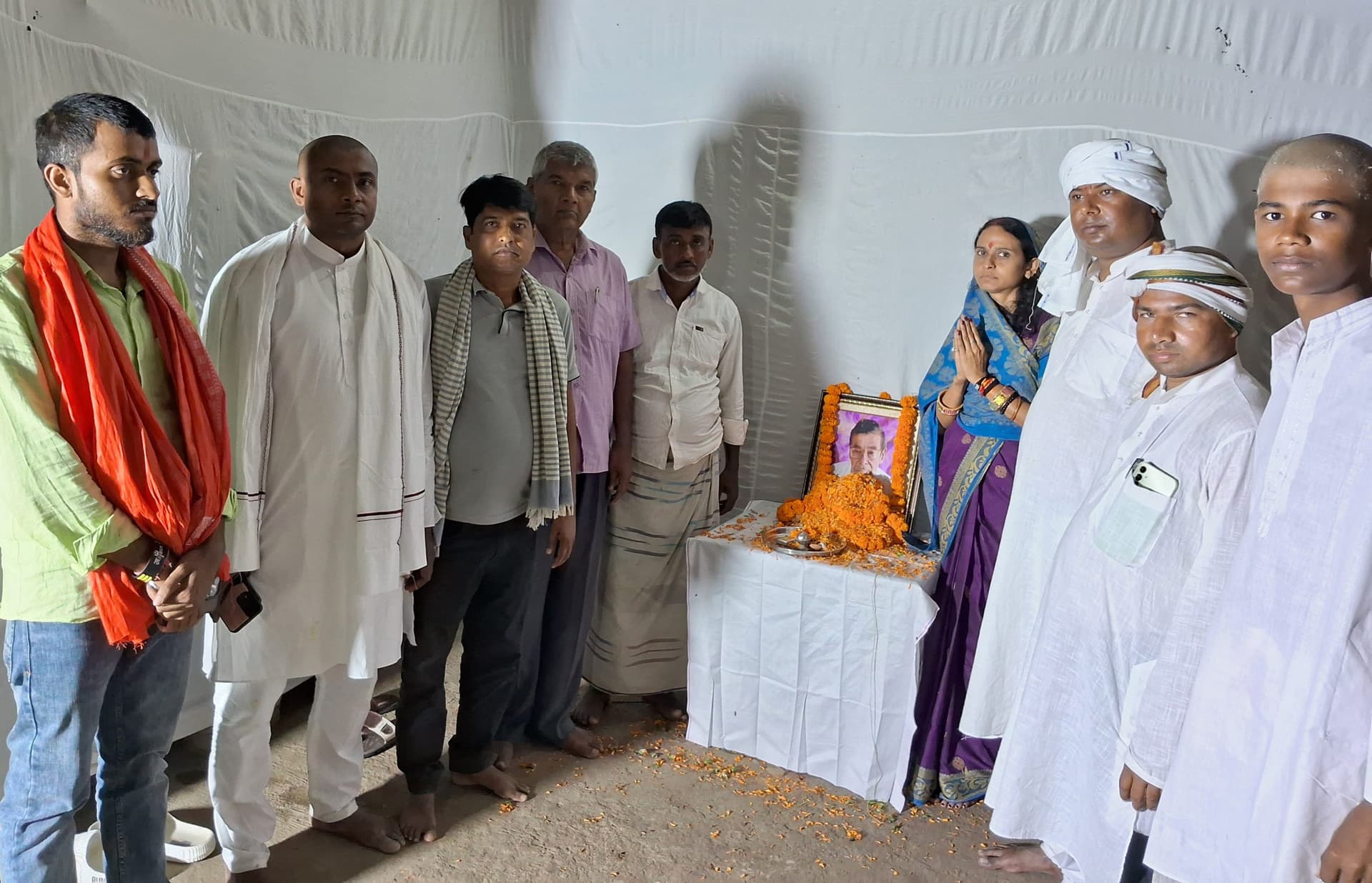 श्रद्धांजलि सभा में शामिल हुईं जिला पार्षद