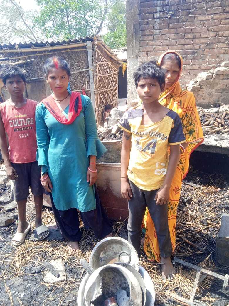 अहुना में आग लगने से तीन घर जले, हजारों की हुई क्षति