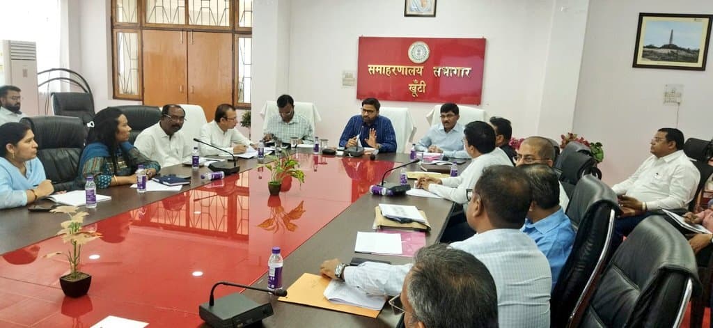 :::::::::: राशन वितरण नहीं करनेवाले डीलर पर कार्रवाई करें