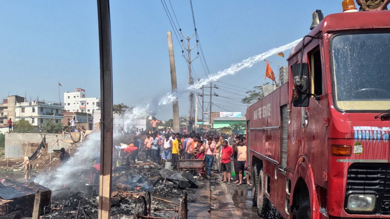 Patna News: गर्मी में अग्नि से बचाव के लिए अग्निशमन विभाग तैयार, 18 हॉट स्पॉट जोन किये गये चिह्नित Patna News: गर्मी में अग्नि से बचाव के लिए अग्निशमन विभाग तैयार, 18 हॉट स्पॉट जोन किये गये चिह्नित