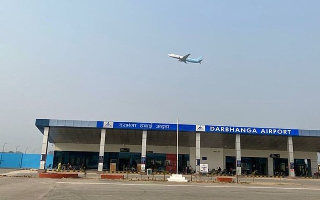 दरभंगा एयरपोर्ट पर एयरफोर्स की टीम करेगी निरीक्षण, डायरेक्टर ने दी सांसद को जानकारी दरभंगा एयरपोर्ट पर एयरफोर्स की टीम करेगी निरीक्षण, डायरेक्टर ने दी सांसद को जानकारी