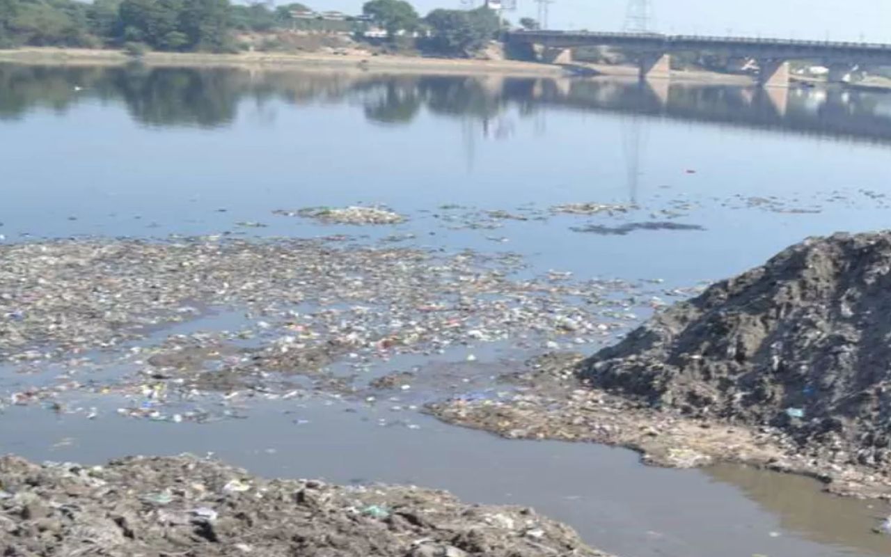 Bihar News: नदी और नालों के पास रहने वाले लोगों में कैंसर का खतरा अधिक, फिर भी एसटीपी तैयार करने में छह बार टारगेट फेल Bihar News: नदी और नालों के पास रहने वाले लोगों में कैंसर का खतरा अधिक, फिर भी एसटीपी तैयार करने में छह बार टारगेट फेल