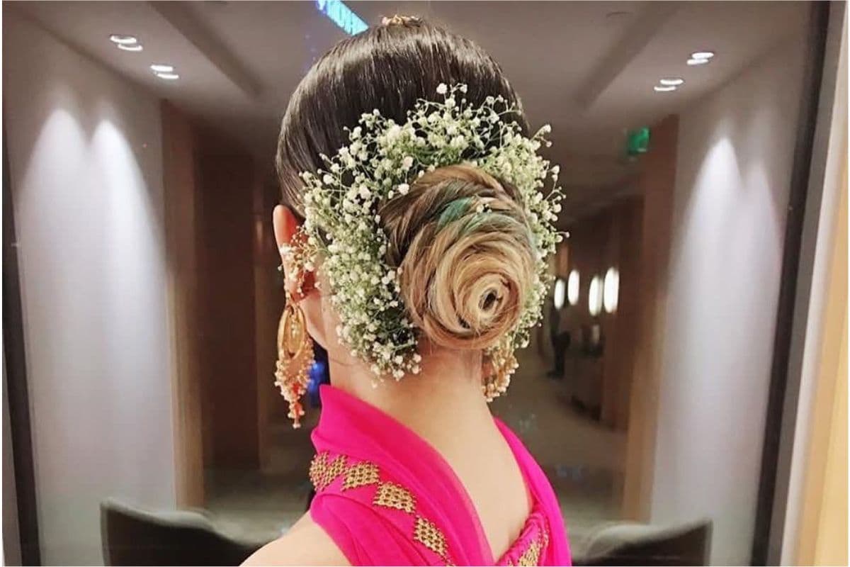 Hairstyles for Indian Wedding: हर निगाह ठहर जाएगी आप पर, ये हेयरस्टाइल्स बना देंगे आपको पार्टी का स्टार Hairstyles for Indian Wedding: हर निगाह ठहर जाएगी आप पर, ये हेयरस्टाइल्स बना देंगे आपको पार्टी का स्टार