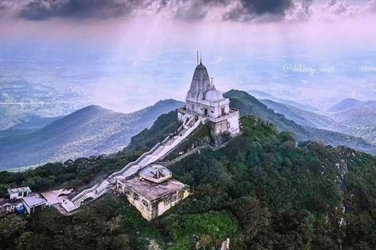 झारखंड की सबसे ऊंची पहाड़ी ‘पारसनाथ’ में प्रकृति के बीच लें एडवेंचर का आनंद