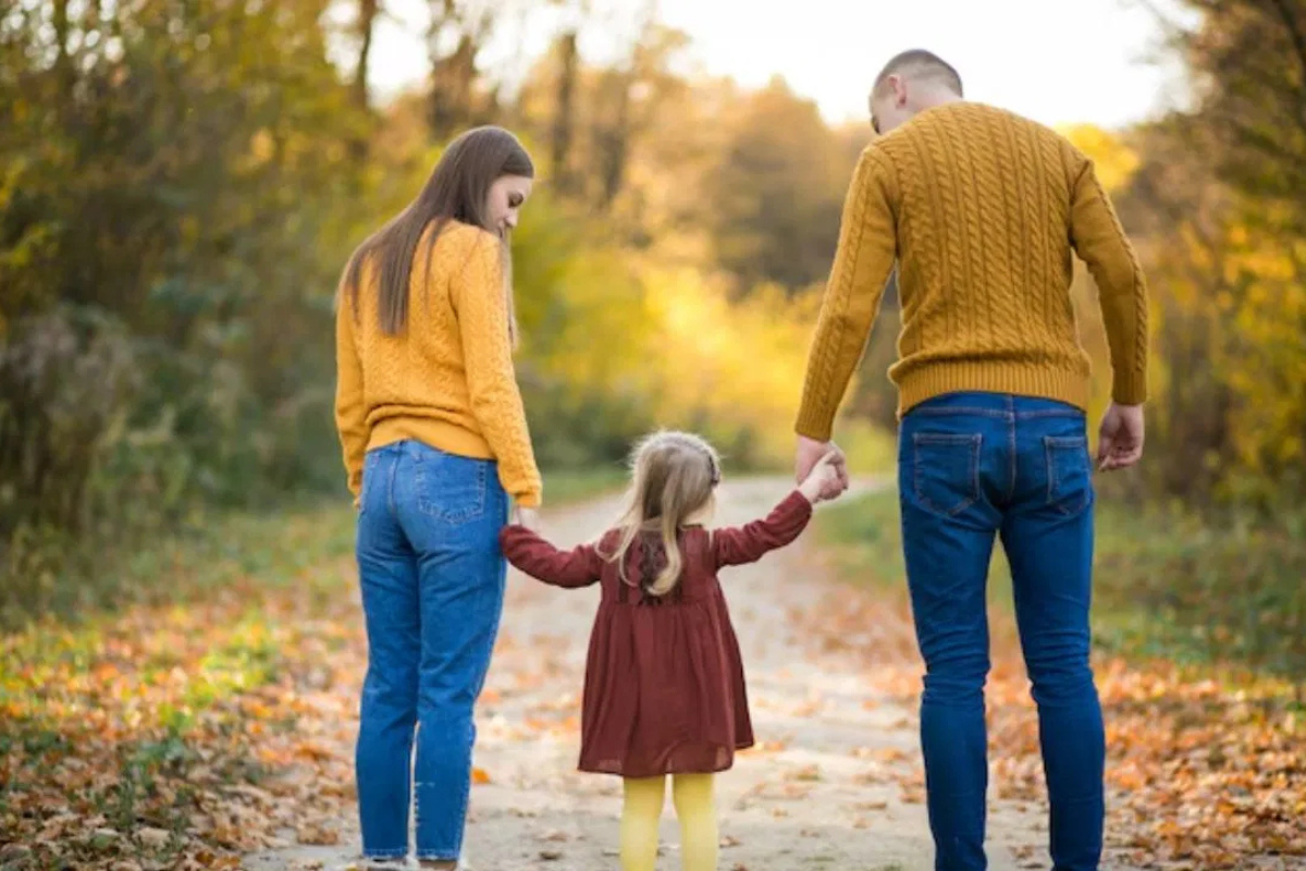 Parenting Tips In Summer: गर्मी में बच्चों की देखभाल के लिए ऐसे टिप्स जो हर माता-पिता को जाननी चाहिए