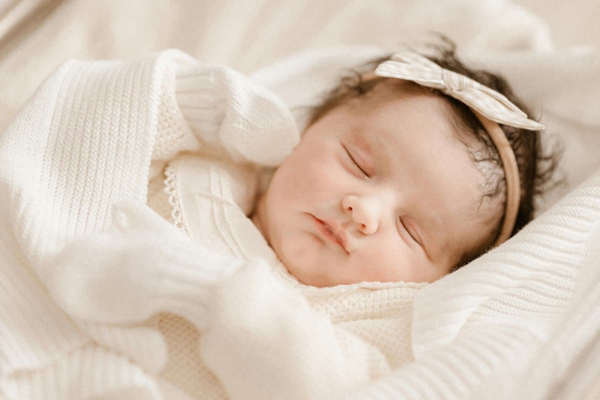 Baby Names: पॉपुलर होने के साथ ही काफी स्पेशल भी हैं आपकी बेटी के ये नाम, सुनने वालों के मुंह से जरूर निकलती है तारीफ