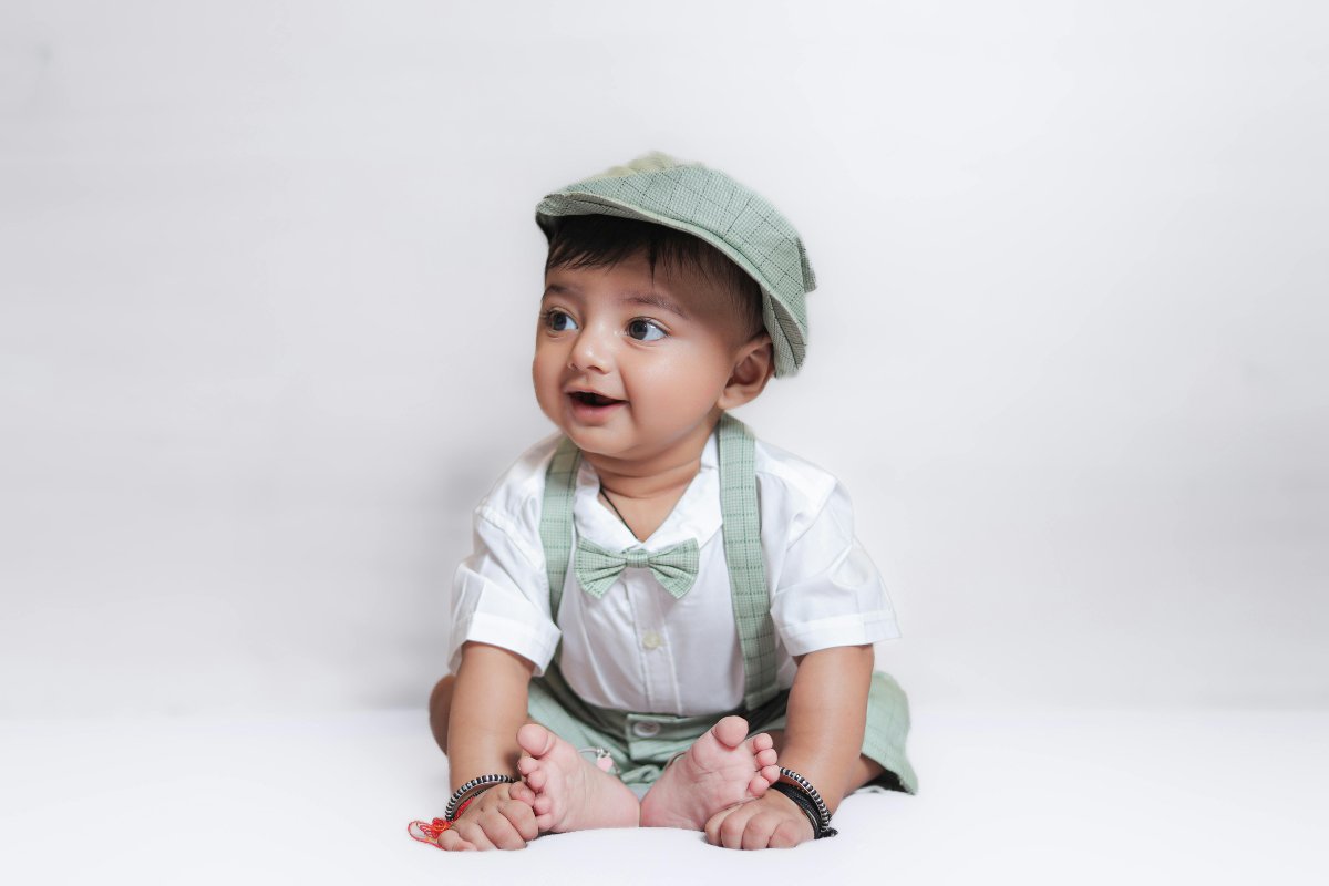 Baby Boy Names: अपने बेटे के लिए चुनें पॉपुलर और ट्रेंडिंग नाम, हर नाम के पीछे है खूबसूरत मतलब