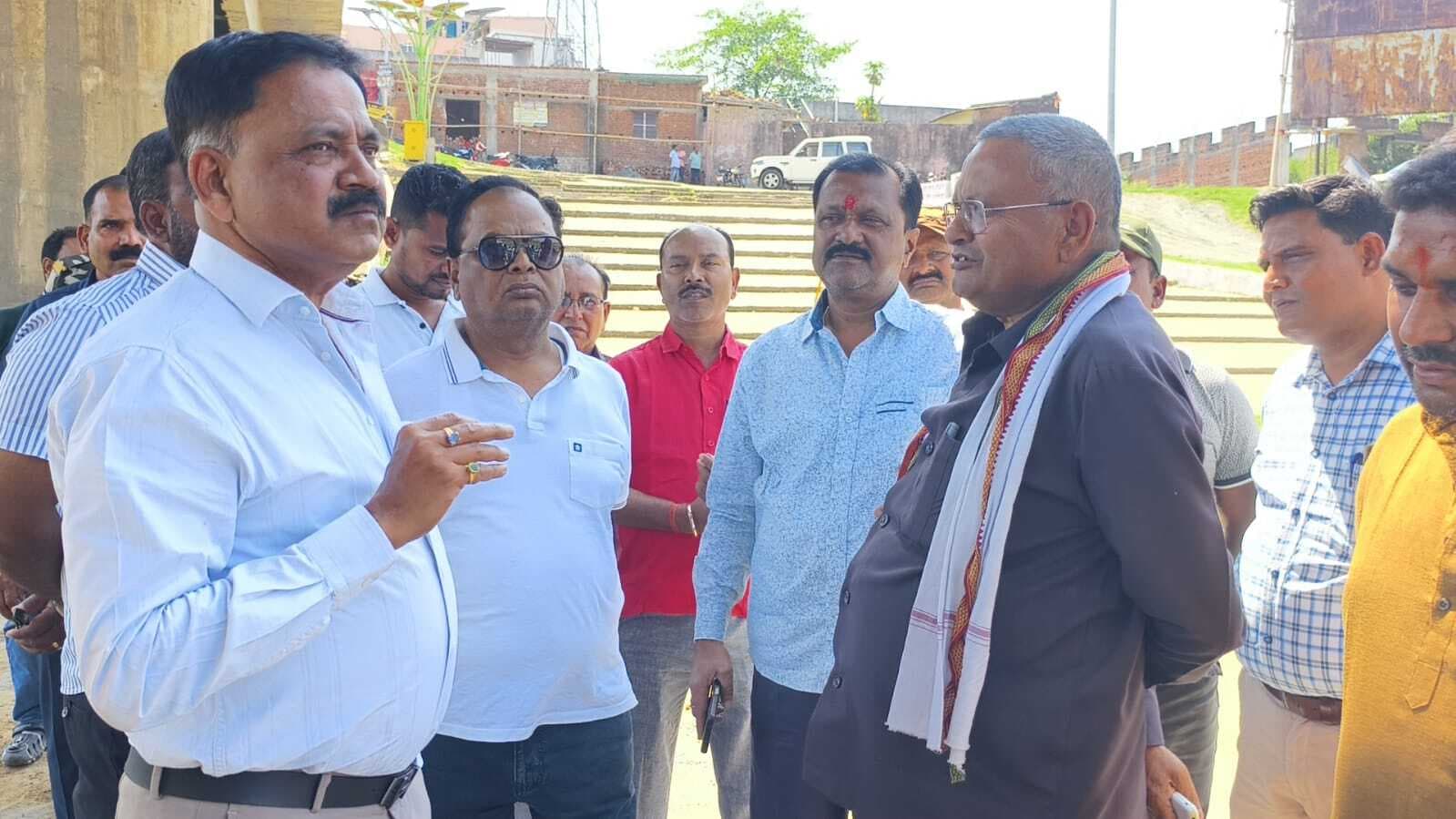 Giridih News: नगर विकास मंत्री सुदिव्य कुमार ने किया छठ घाटों का निरीक्षण