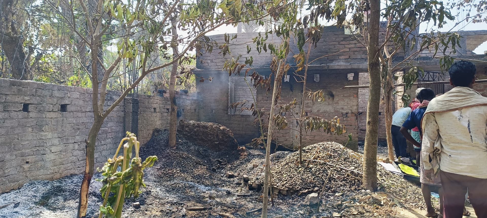 घर में लगी आग, लाखों के सामान जलकर राख
