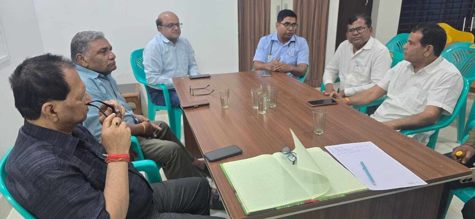 समाप्त हो नगर परिषद का गतिरोध, डीएम से हस्तक्षेप करने की जायेगी मांग