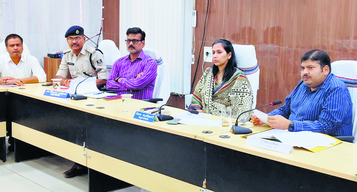 jehanabad News : अवैध आरा मिलों पर रोक व वन्य जीव समस्या का करें समाधान : डीएफओ
