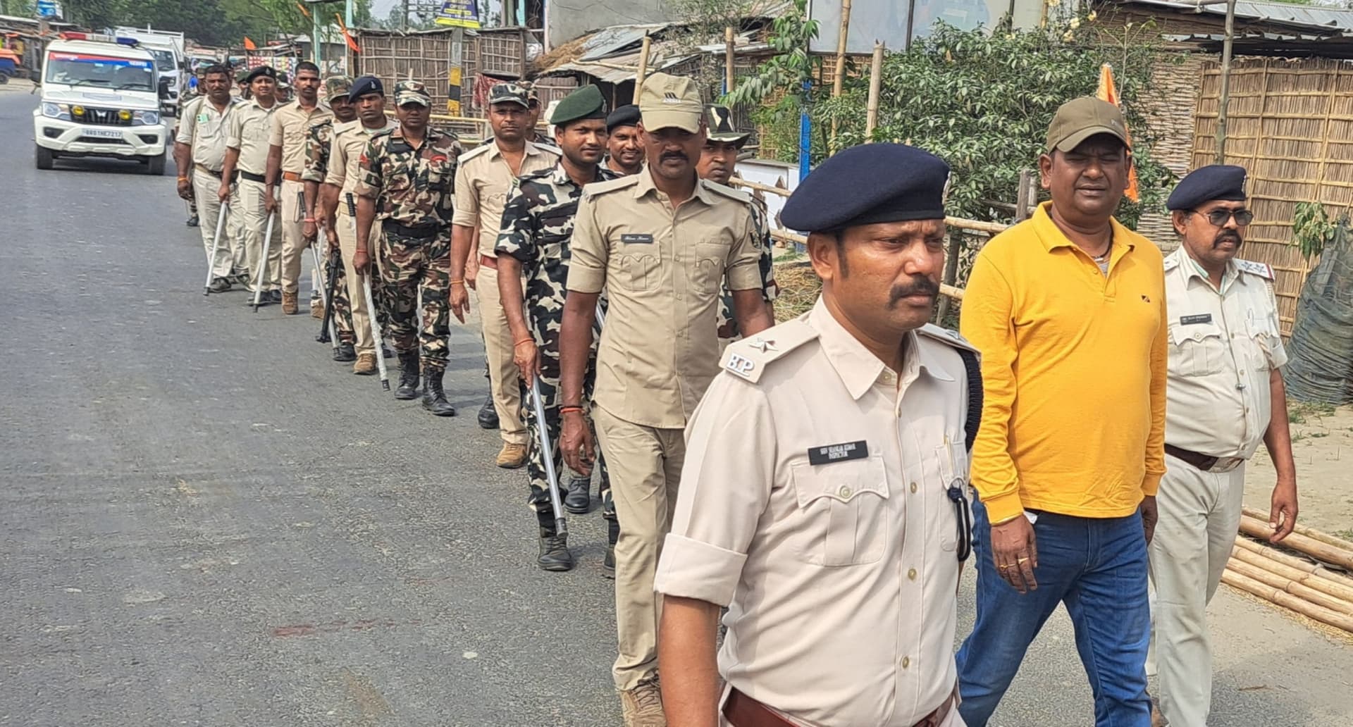 रामनवमी पूजा व शोभा यात्रा को लेकर निकाला गया फ्लैग मार्च