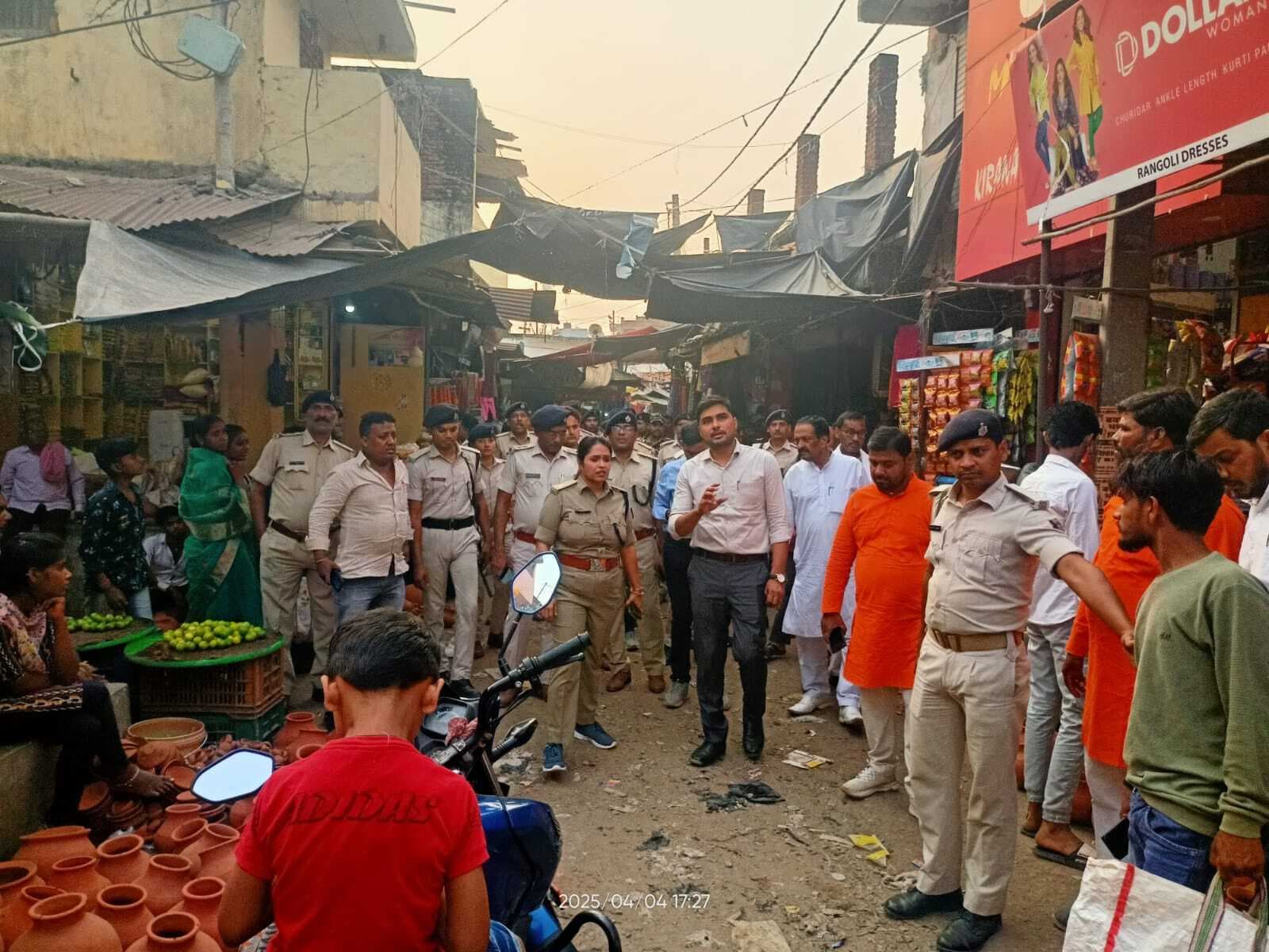 शोभायात्रा को लेकर अधिकारियों ने किया रूट विजिट