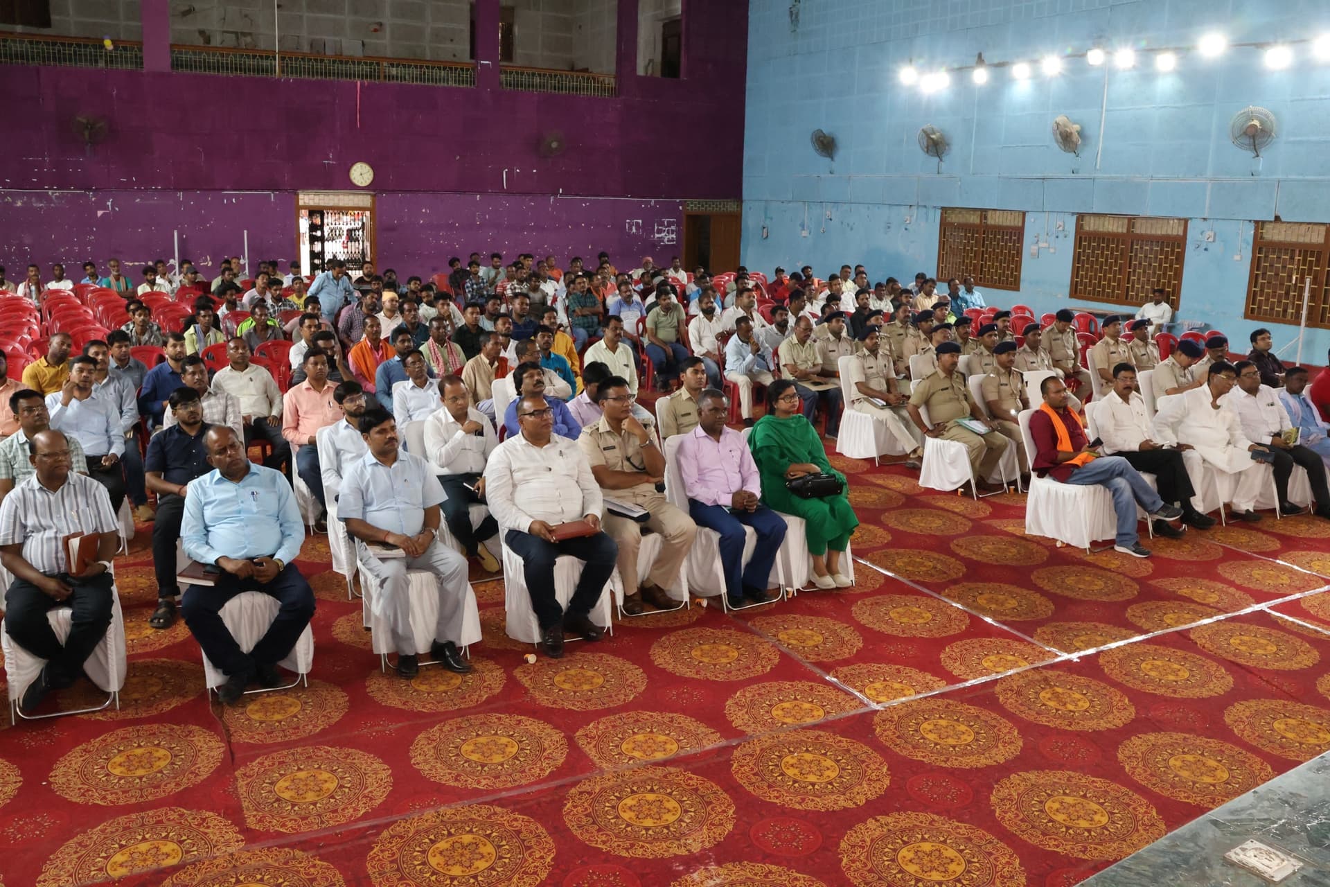 निर्धारित रूट से जुलूस निकालने की अनुमति