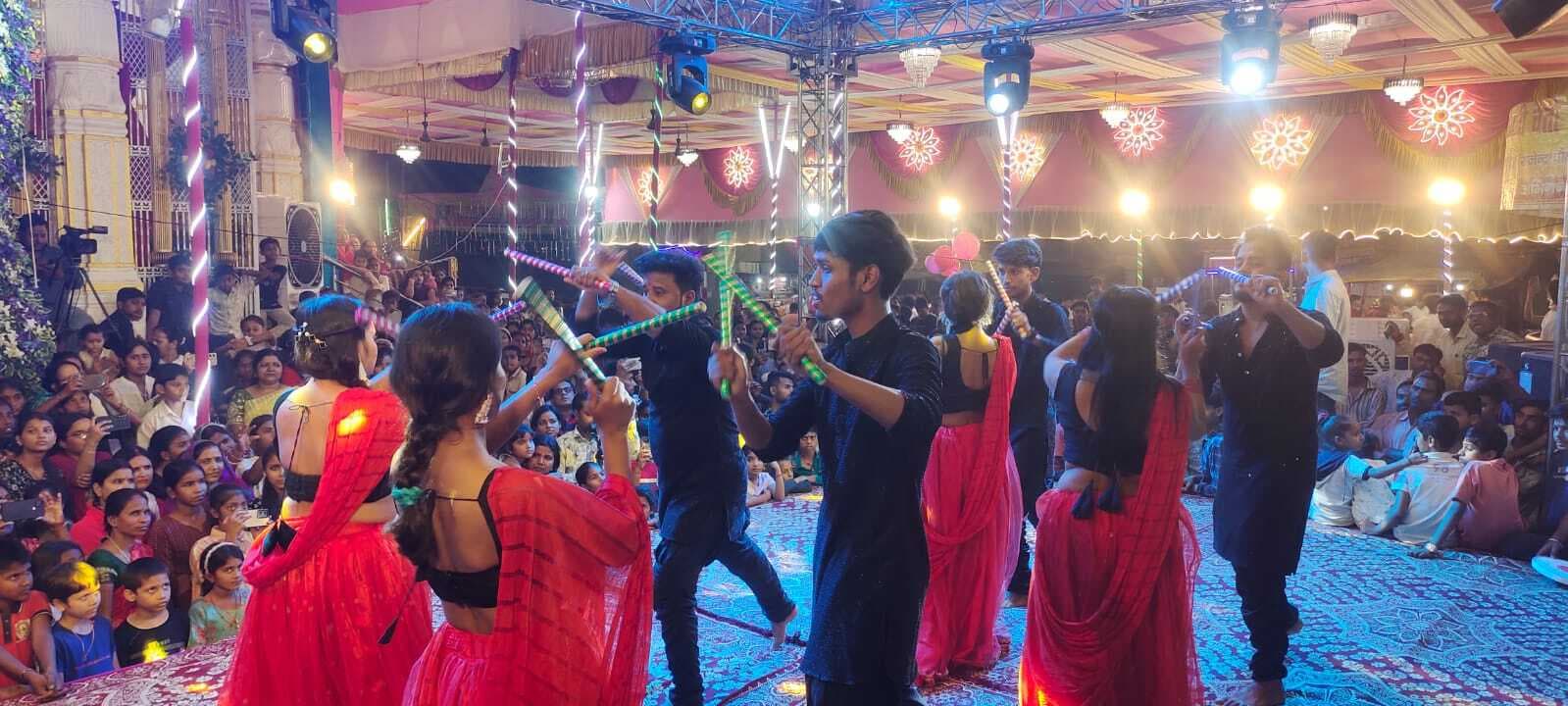 चैती दुर्गा पूजा : शहर का चप्पा चप्पा भक्तिरस में डूबा, डांडिया का किया गया आयोजन