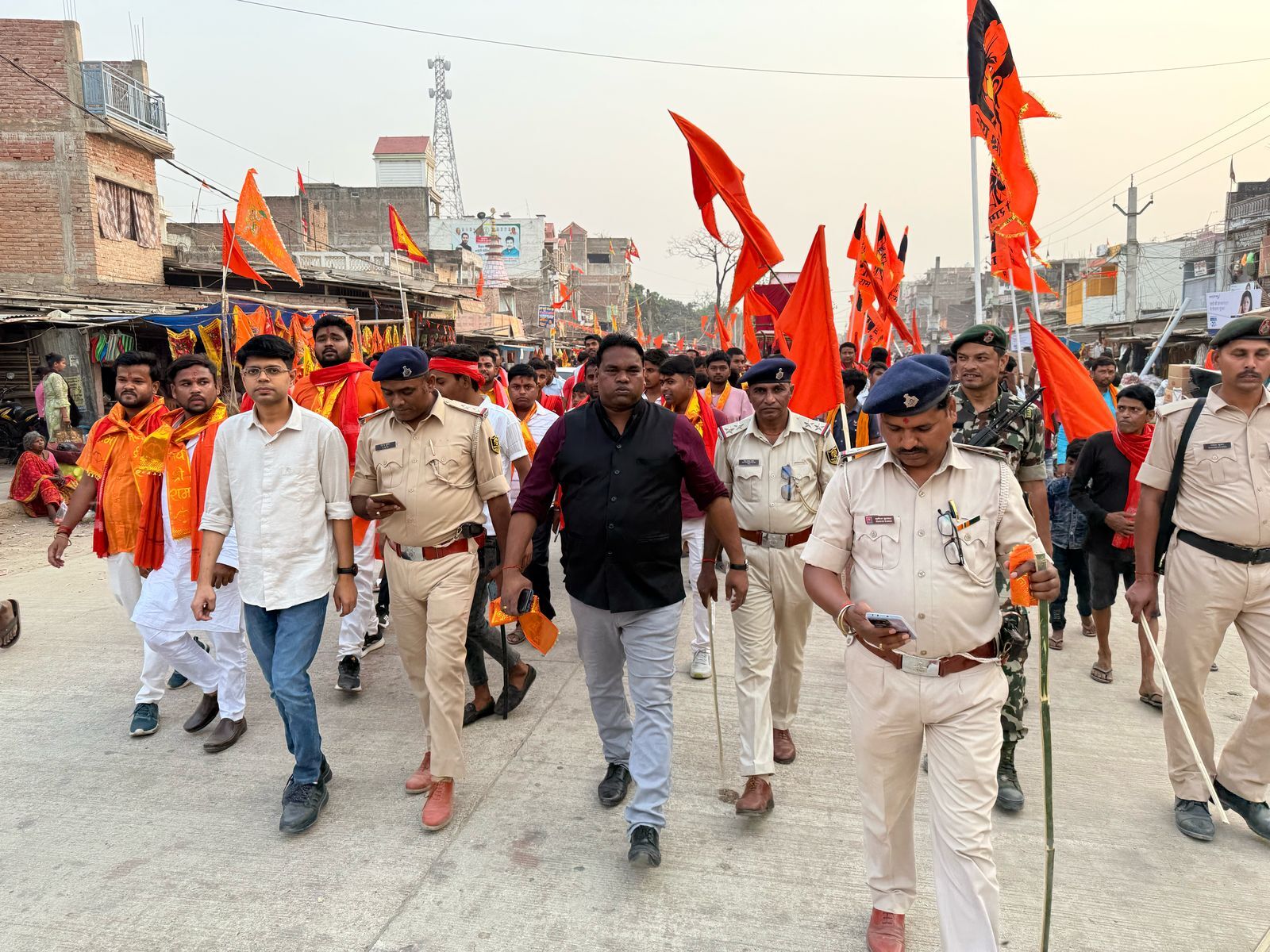 मानसी में बम काली मंदिर परिसर से निकाली गई भ्य शोभा यात्रा