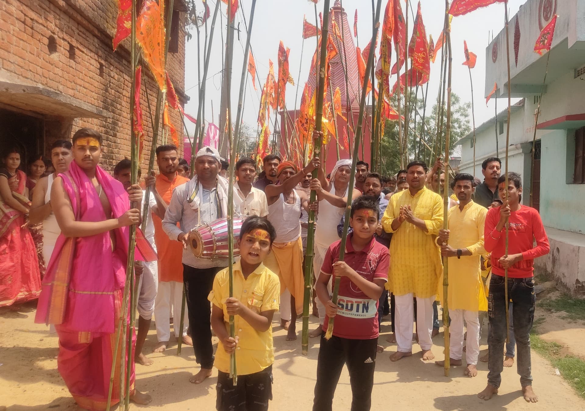 Bokaro News : पिंड्राजोरा में 17 जगहों से निकला रामनवमी का जुलूस