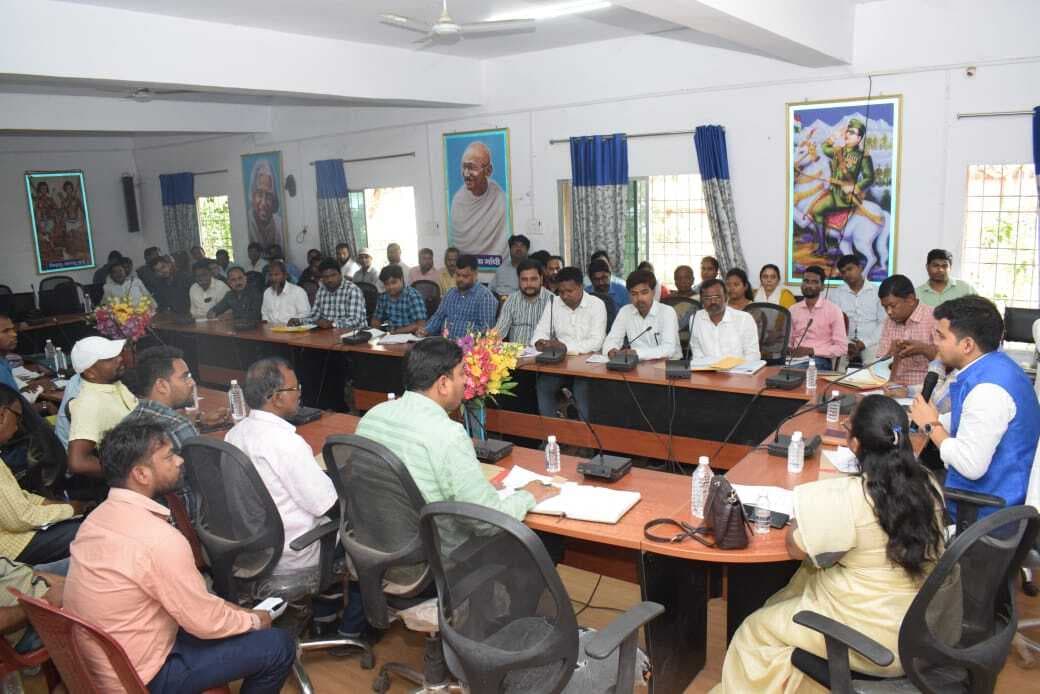 गर्मी में पेयजल संकट दूर करने के लिए जलमीनार, चापाकल जल्द करें दुरुस्त : डीसी