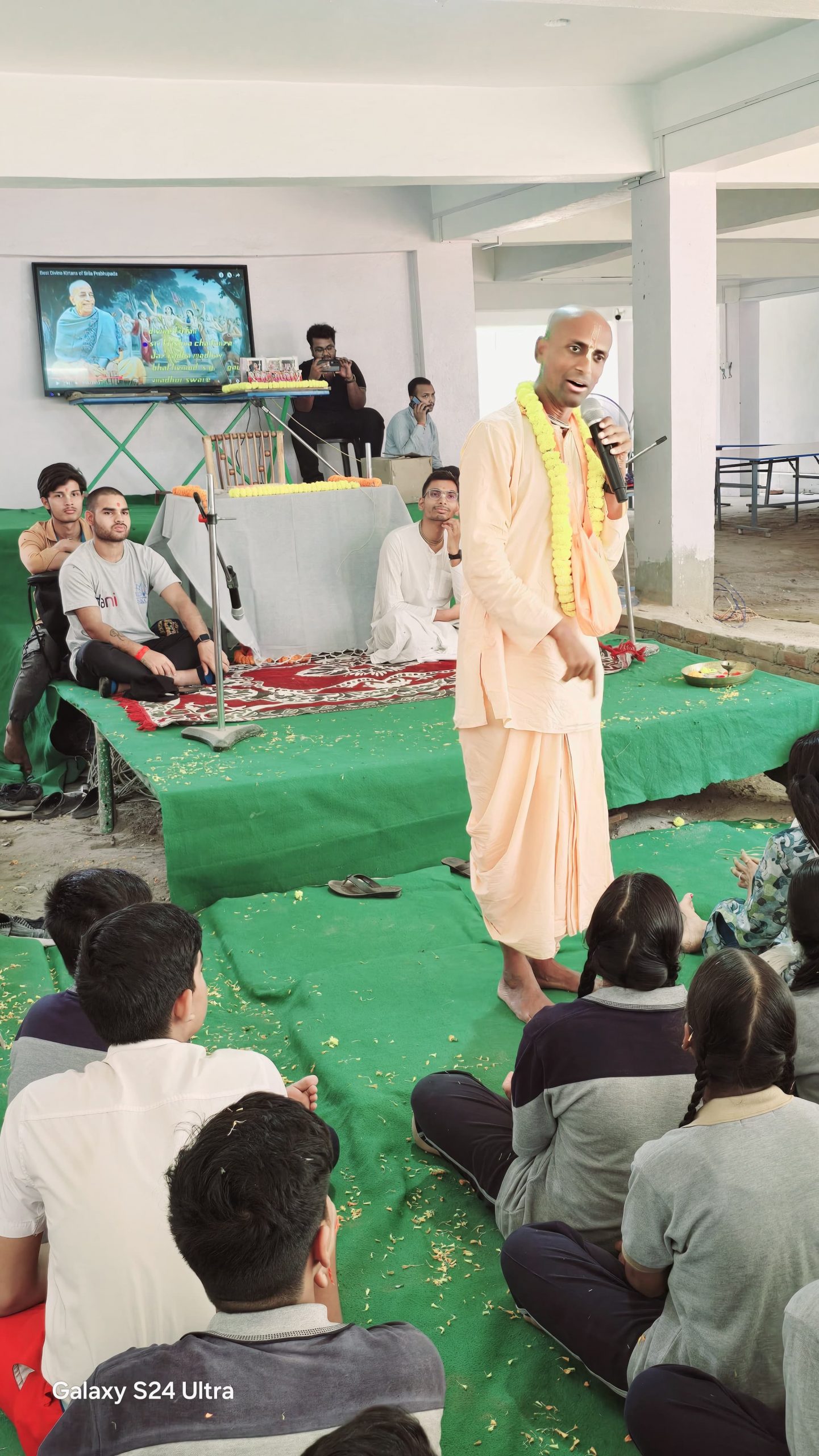 भगवत गीता से हमें जीवन जीने की मिलती है सीख : कुमार लीला प्रभु