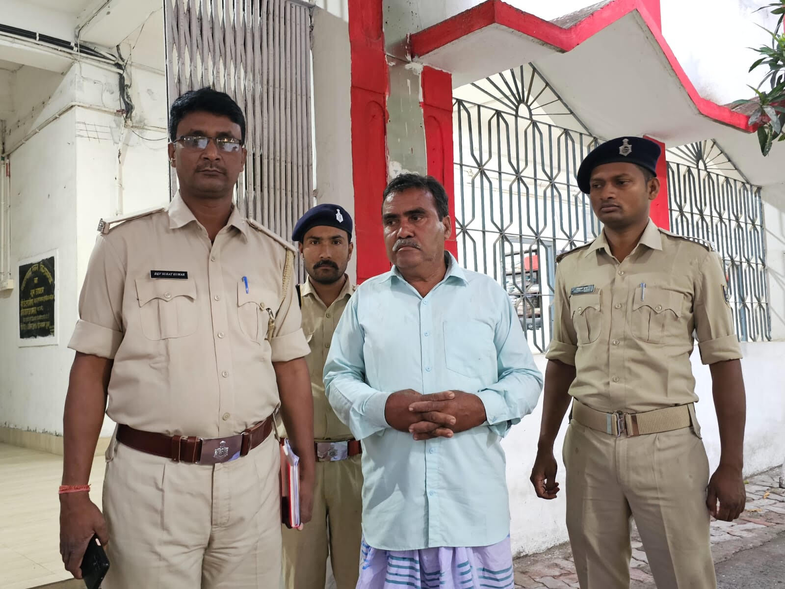 बकाया ऋण की अदायगी न करने वाले को भेजा जेल