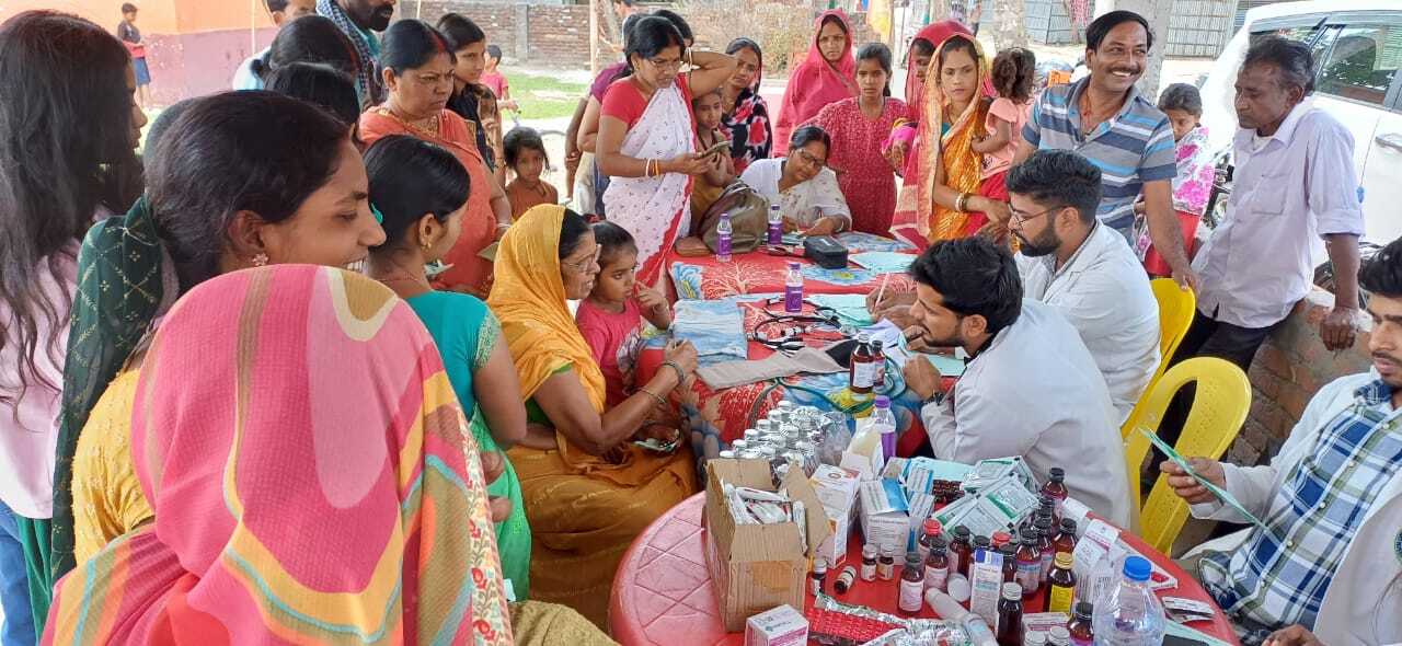 स्वास्थ्य शिविर में 2500 से अधिक लोगों ने करायी जांच