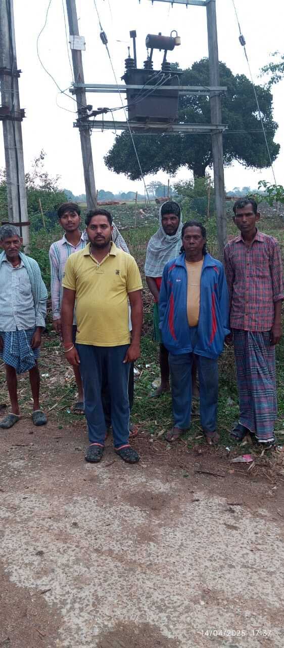 सरदुला गांव में 15 दिनों से बिजली नहीं, मोबाइल चार्ज करना भी मुश्किल